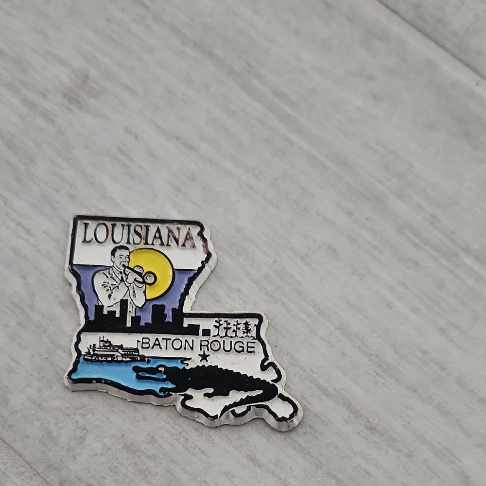 🐻 Louisiana Baton Rouge Souvenir Enamel Magnet - Blue, Yellow, Black